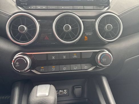 Used 2025 Nissan Sentra SV FWD image 16