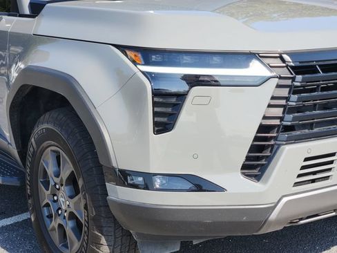 Used 2024 Lexus GX 550 AWD/4WD image 7