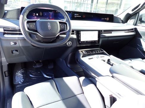 New 2025 Lincoln Navigator Reserve w/ Jet Appearance Package image 17