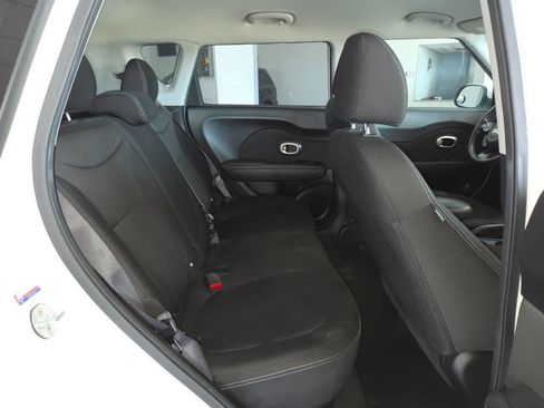 Used 2018 Kia Soul FWD image 24