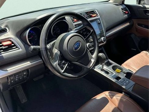 Used 2019 Subaru Outback 2.5i Touring w/ Popular Package #3A AWD/4WD image 17
