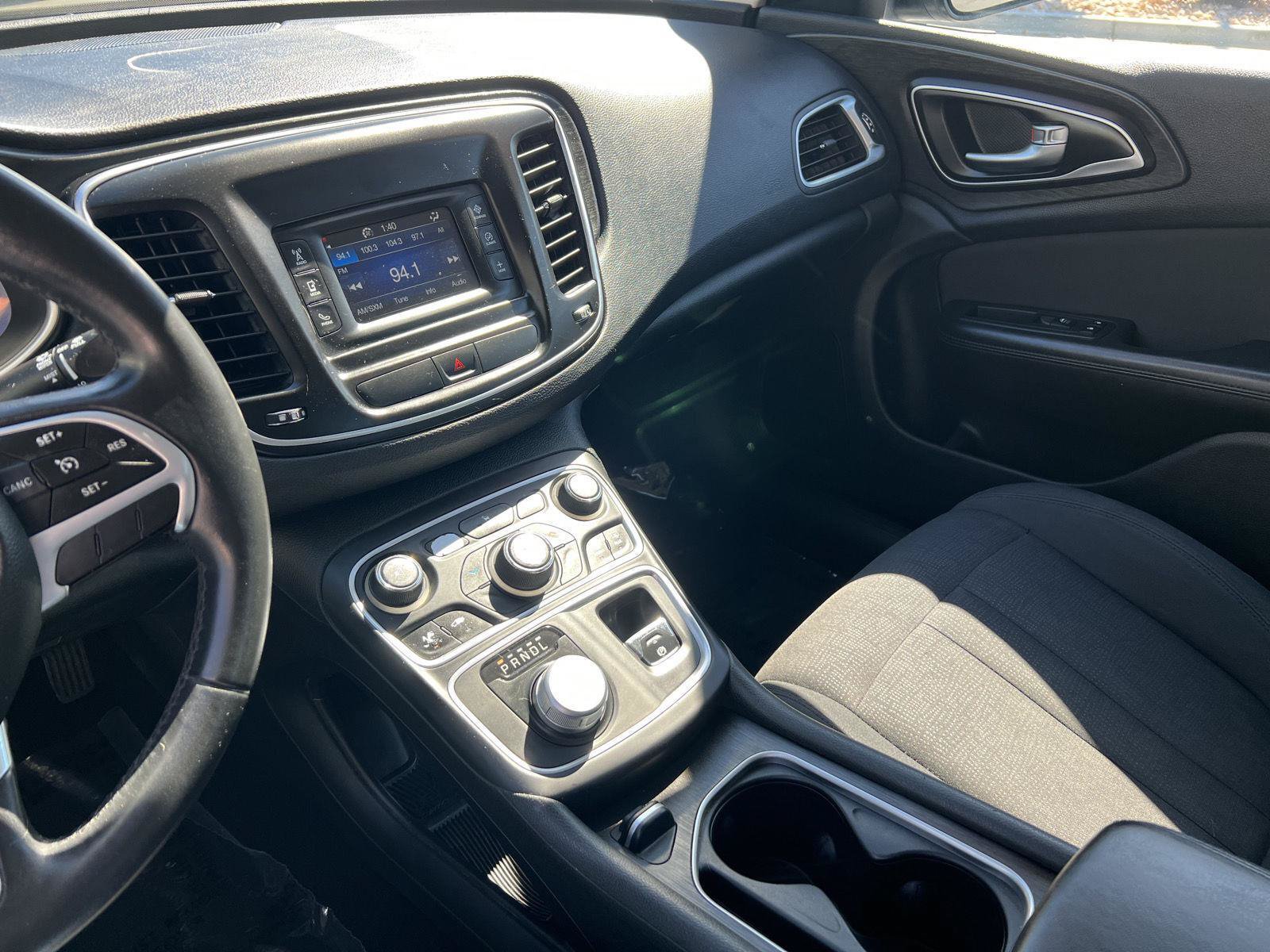 Used 2015 Chrysler 200 Limited w/ Convenience Group FWD image 7