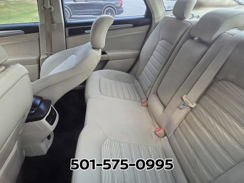 Used 2016 Ford Fusion SE FWD image 11