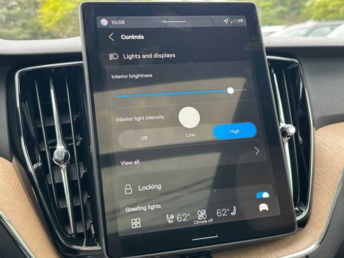 New 2026 Volvo XC60 B5 Plus w/ Protection Package Premier image 31