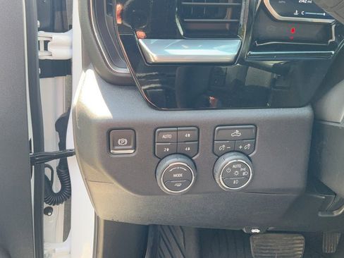 New 2026 Chevrolet Silverado 1500 RST w/ Convenience Package II AWD/4WD image 32