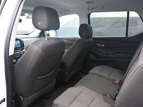 Used 2021 Chevrolet Traverse LT image 23