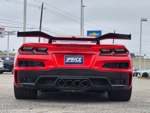 Used 2024 Chevrolet Corvette Z06 RWD image 6