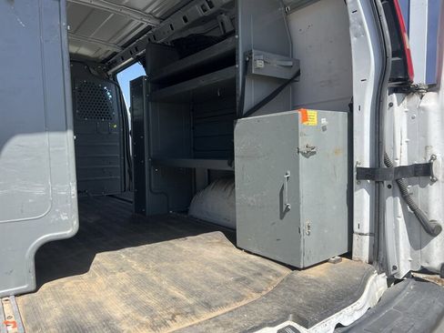 Used 2014 Chevrolet Express 2500 RWD image 10