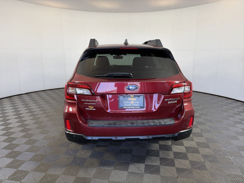 Used 2017 Subaru Outback 2.5i Limited image 9