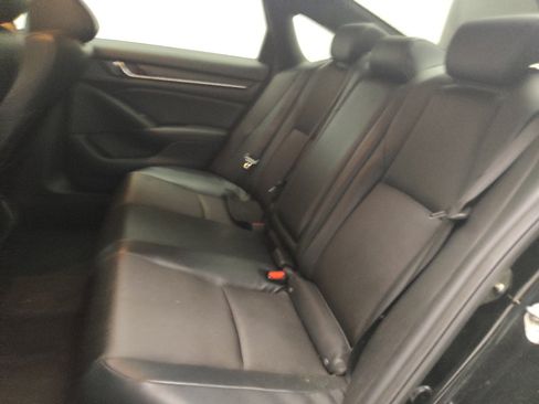 Used 2018 Honda Accord Sport image 18