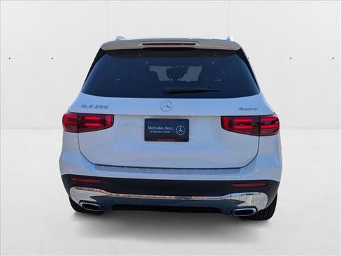 New 2026 Mercedes-Benz GLB 250 4MATIC image 7