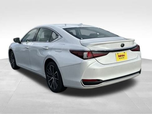 Used 2024 Lexus ES 300h w/ Premium Package image 8