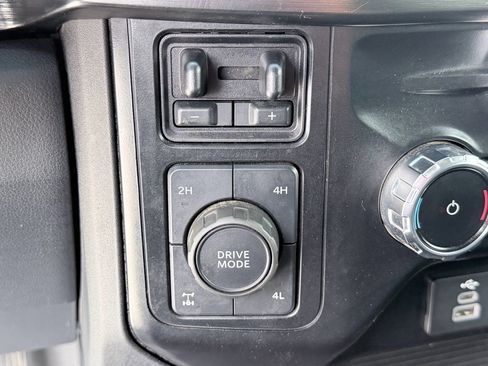 Used 2024 Ford F250 Lariat w/ Black Appearance Package AWD/4WD image 17