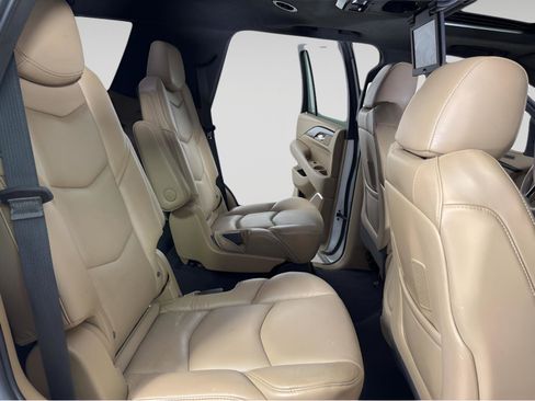 Used 2020 Cadillac Escalade Platinum image 26