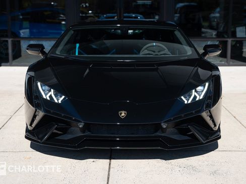 Used 2024 Lamborghini Huracan Tecnica image 4