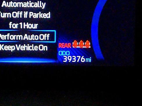 Used 2022 Toyota Corolla Cross XLE w/ Convenience Package FWD image 16
