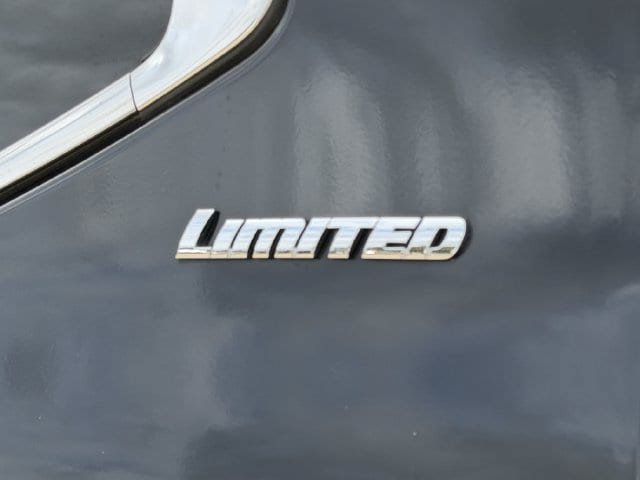 Used 2023 Toyota Tundra Limited w/ Power Package AWD/4WD image 8