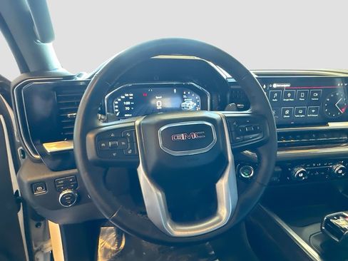 Used 2025 GMC Sierra 1500 Elevation AWD/4WD image 11