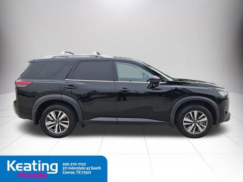 Used 2024 Nissan Pathfinder SL FWD image 9