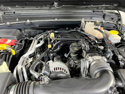 Used 2022 Jeep Wrangler Sport AWD/4WD image 28