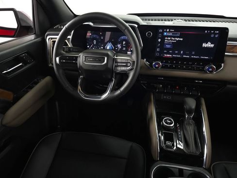 Used 2025 GMC Canyon Denali AWD/4WD image 17