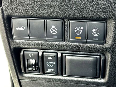 Used 2019 Nissan Armada Platinum w/ Captain's Chairs Package image 17