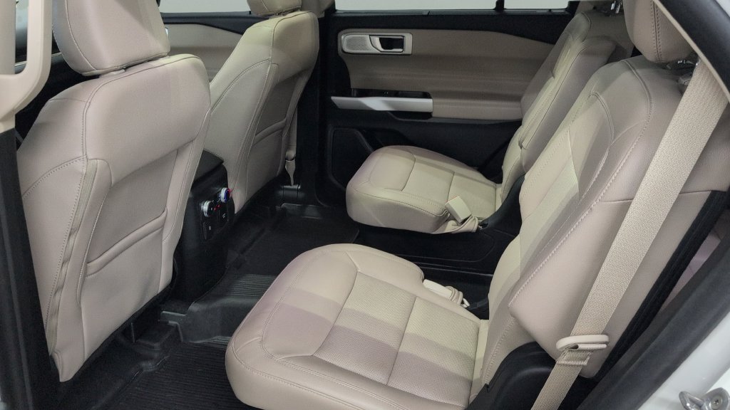 Used 2023 Ford Explorer Limited AWD/4WD image 19