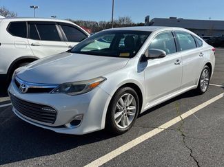 Used 2015 Toyota Avalon XLE video 2