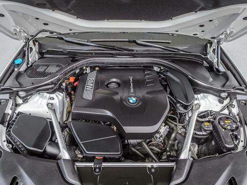 Used 2019 BMW 530i w/ Convenience Package RWD image 17