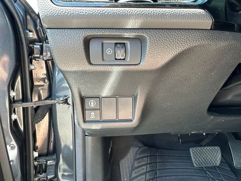 Used 2024 Honda Civic EX-L image 18