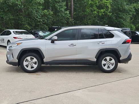 Used 2021 Toyota RAV4 XLE image 9