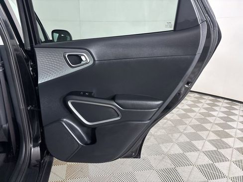 Used 2025 Kia Soul S image 22