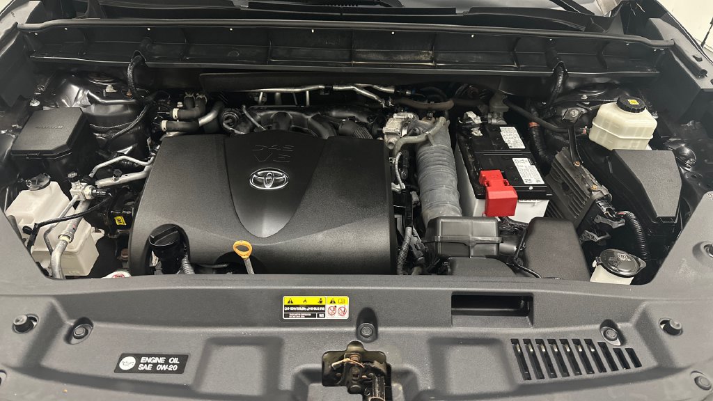 Certified 2021 Toyota Highlander XLE AWD/4WD image 11