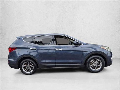 Used 2017 Hyundai Santa Fe Sport FWD image 4
