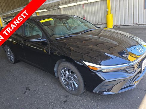 Used 2024 Hyundai Elantra SEL FWD image 5