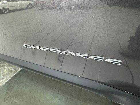 Used 2020 Jeep Cherokee Latitude Plus w/ Cold Weather Group image 70