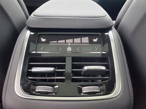 New 2026 Volvo XC90 B6 Ultra w/ Lounge Package image 31