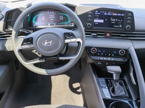 New 2025 Hyundai Elantra Blue image 12