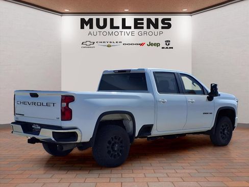 Used 2023 Chevrolet Silverado 2500 LT image 5