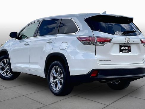 Used 2015 Toyota Highlander Plus FWD image 12