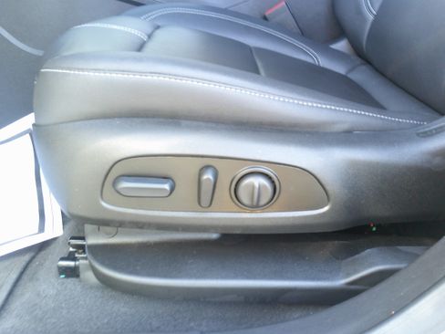 Used 2023 Chevrolet Blazer LT image 17