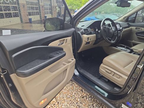 Used 2016 Honda Pilot Touring image 8