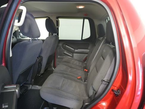 Used 2010 Ford Explorer Sport Trac XLT image 24