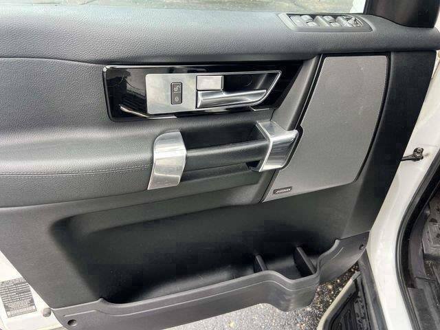 Used 2016 Land Rover LR4 HSE AWD/4WD image 18
