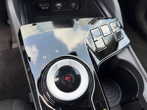 New 2025 Kia Sportage LX image 31