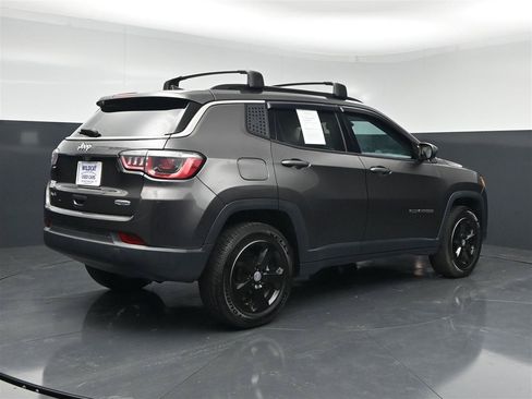 Used 2019 Jeep Compass Latitude AWD/4WD image 6