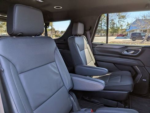 Used 2024 Chevrolet Tahoe Z71 w/ Luxury Package AWD/4WD image 39