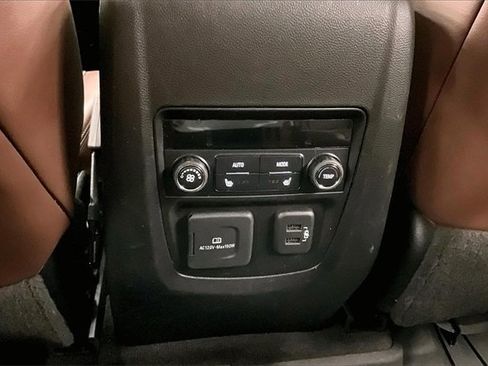Used 2021 Buick Enclave Avenir image 30