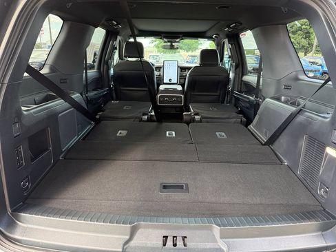 Used 2024 Ford Expedition Limited AWD/4WD image 50