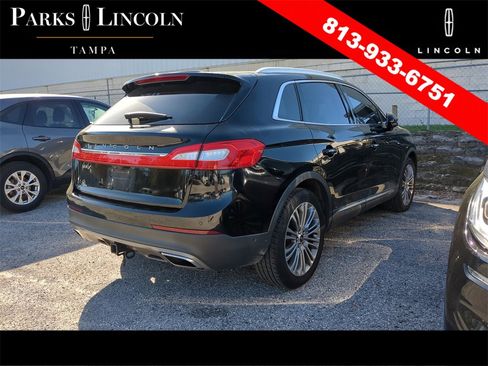 Used 2017 Lincoln MKX Reserve w/ Luxury Package image 11